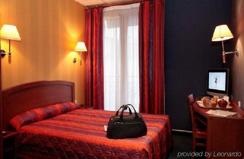 Hotel Charlemagne Neuilly-sur-Seine Room photo